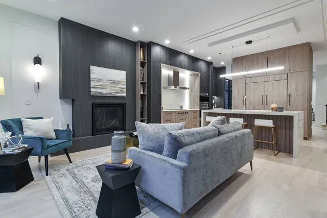 $1,559,000 | 2049 West Race Avenue, Chicago, IL 60612