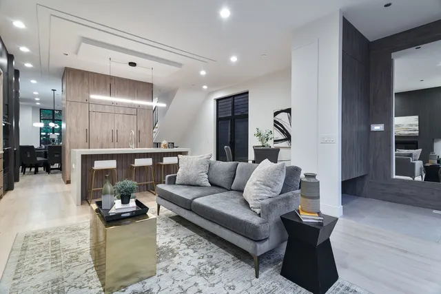 $1,559,000 | 2049 West Race Avenue, Chicago, IL 60612