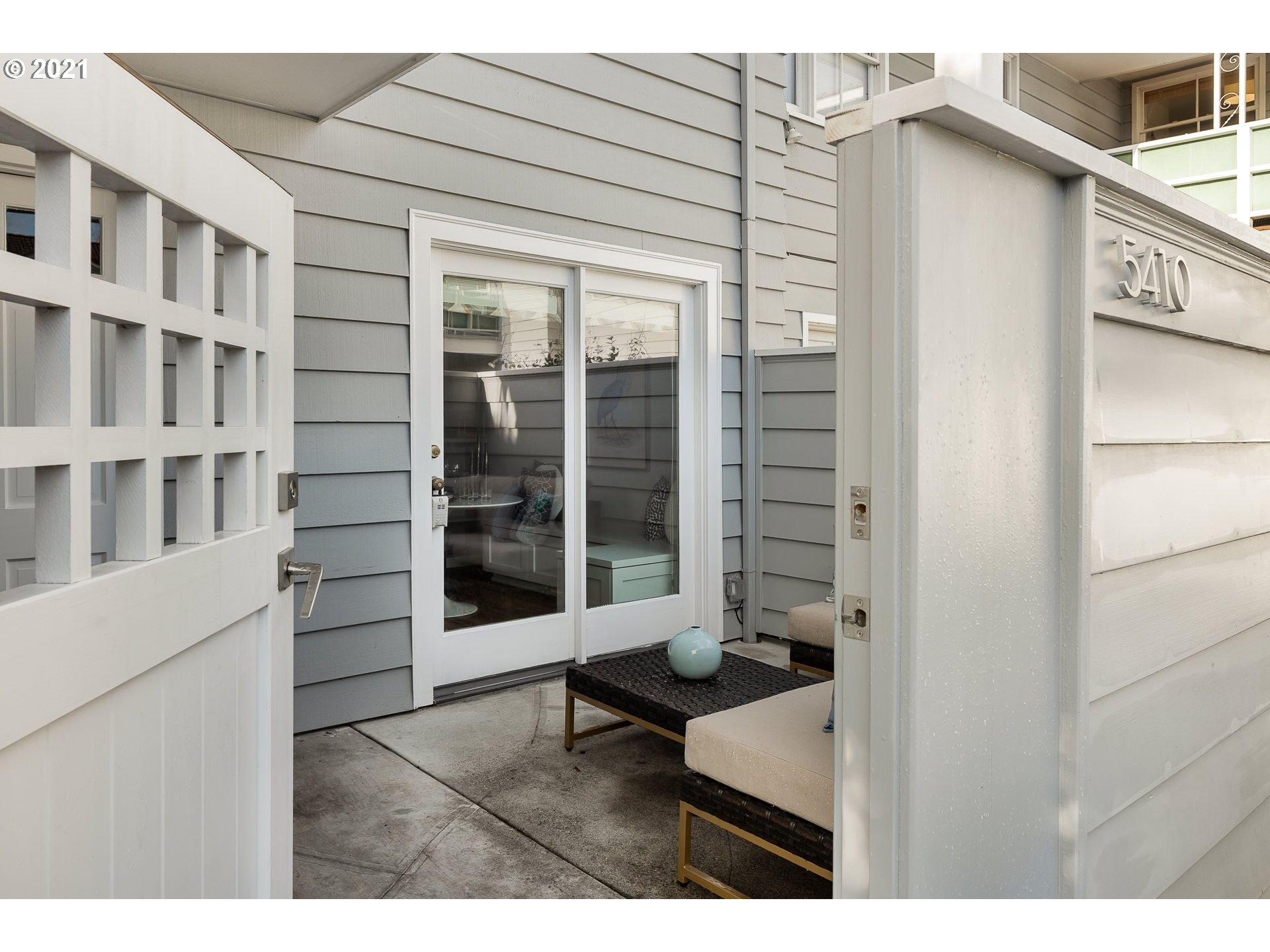 5410 Southwest Scholls Ferry Road Portland, OR 97225 - Photo 3 of 31 Gallery Image 3