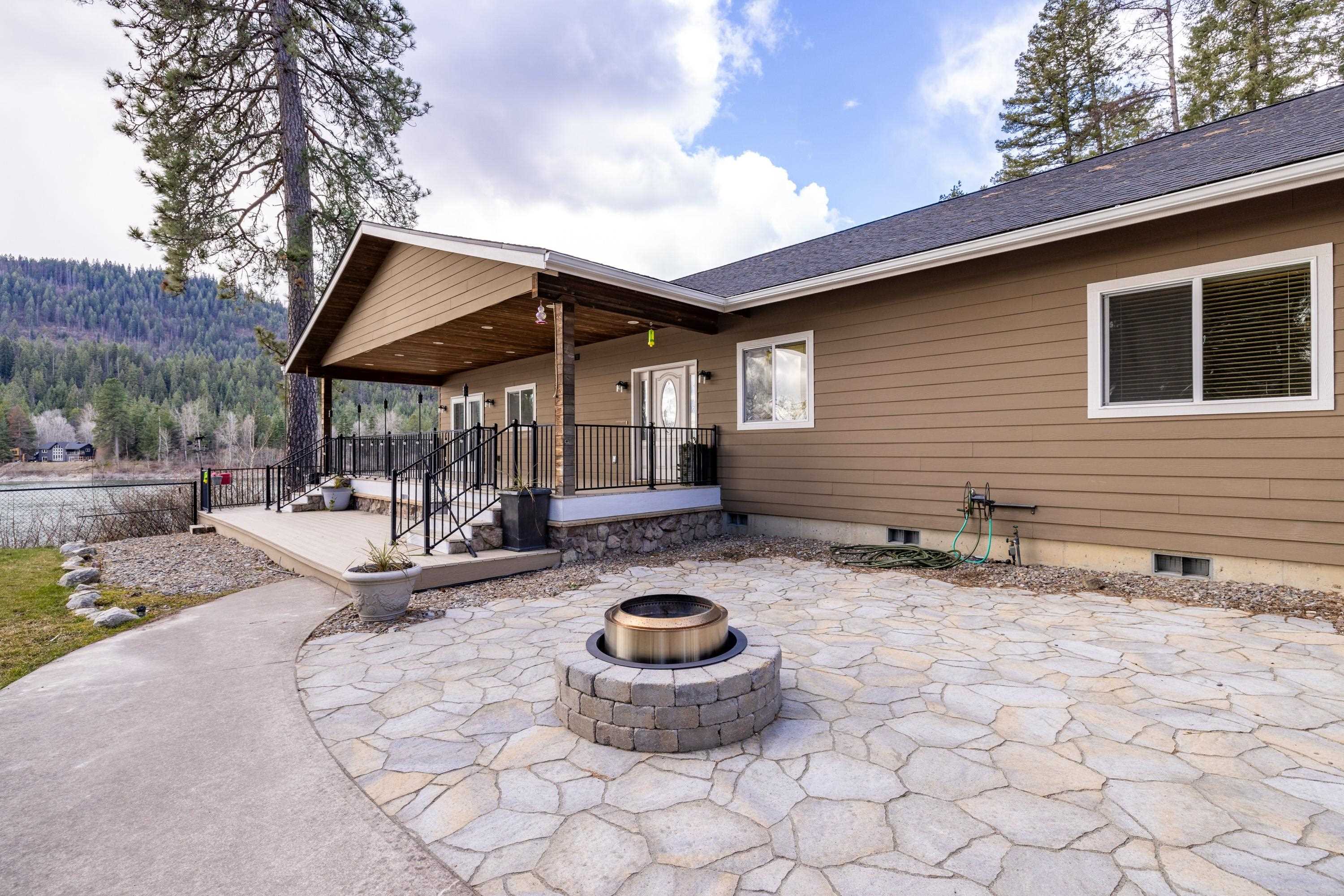 2371 Le Clerc Road Newport, WA 99156 - Photo 5 of 50