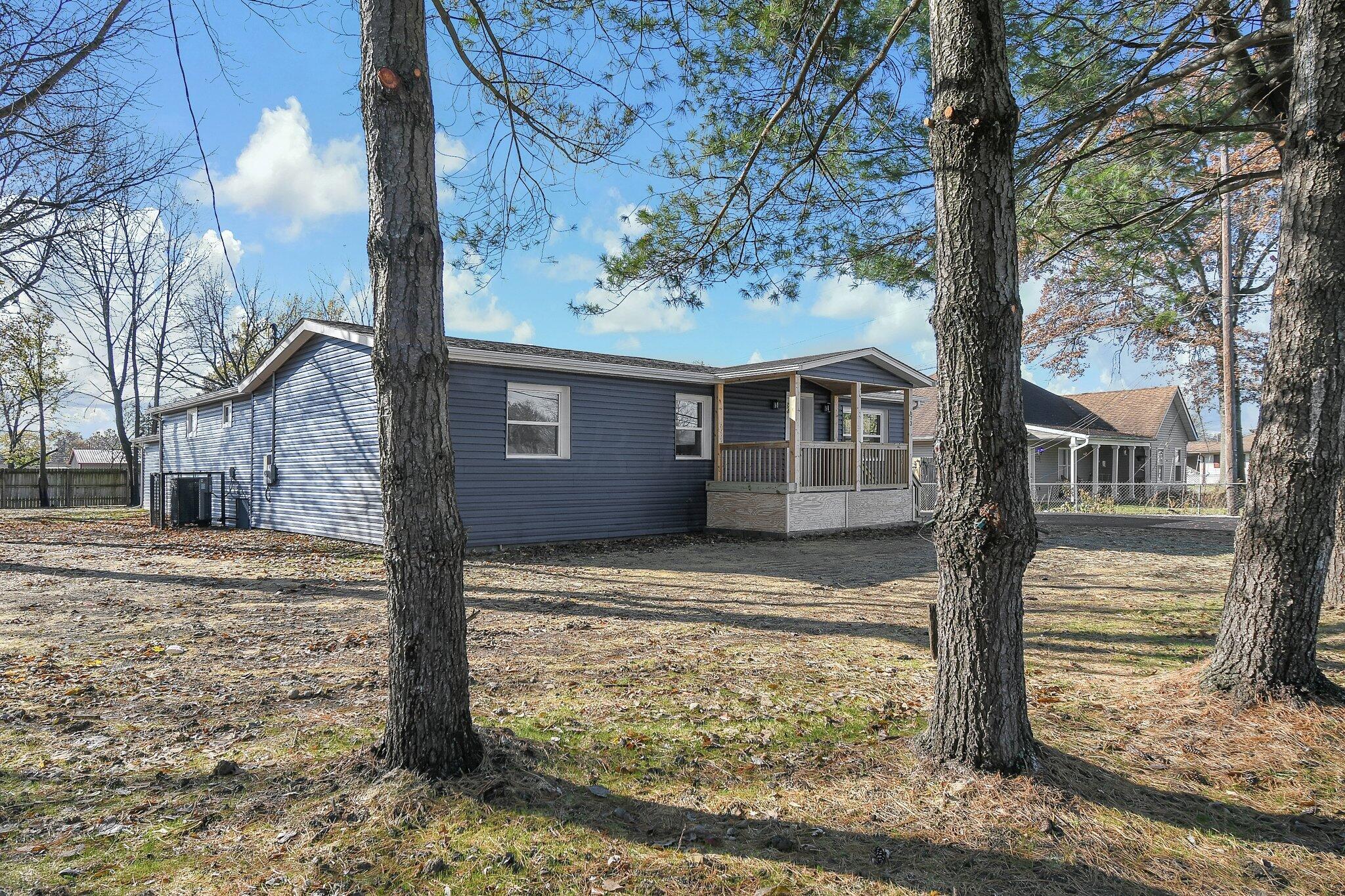 673 Hilock Road Columbus, OH 43207 - Photo 4 of 37 2-web-or-mls-673-hilock-rd