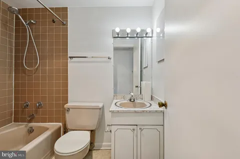 $515,000 | 312 Severn Avenue, Unit W405, Annapolis, MD 21403