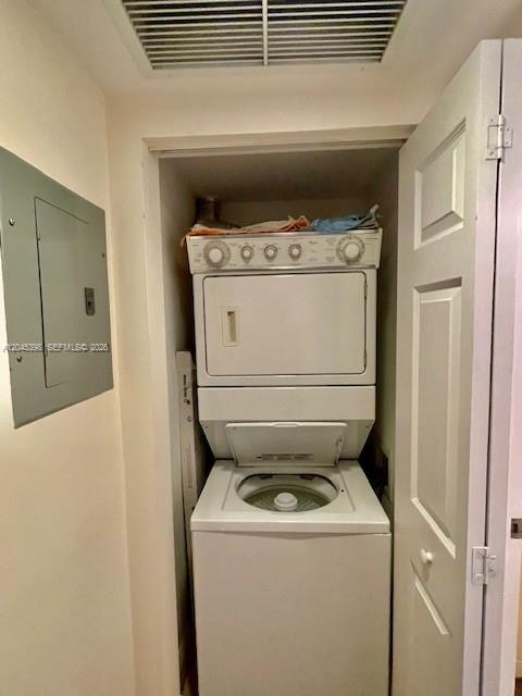 3232 Southwest 22nd Terrace, Unit 1303 Miami, FL 33145 - Photo 26 of 43 a utility room with dryer and washer