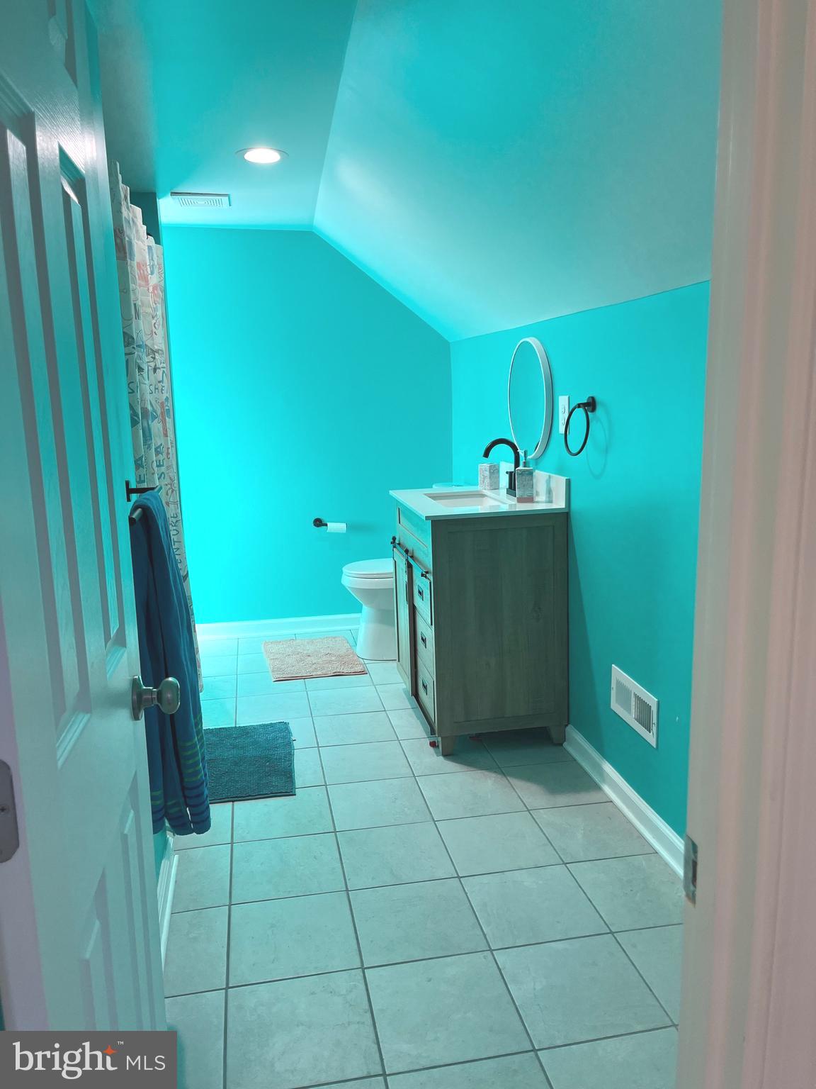 113 West Edgevale Road Baltimore, MD 21225 - Photo 28 of 41 Upper Level Bathroom