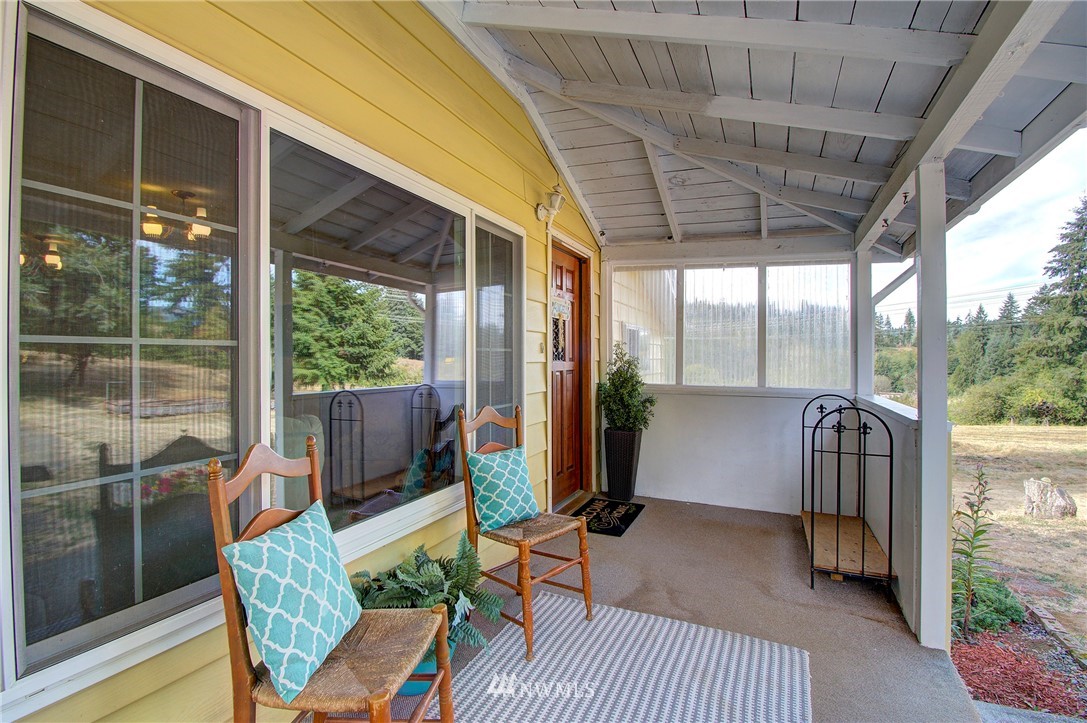321 McKee Road Castle Rock, WA 98611 - Photo 3 of 40 Gallery Image 3