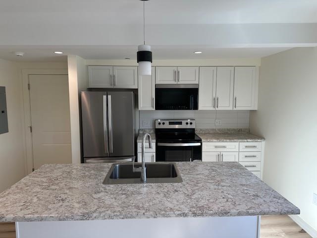 38 Ladds Lane, Unit 5 Epping, NH 03042 - Photo 3 of 14