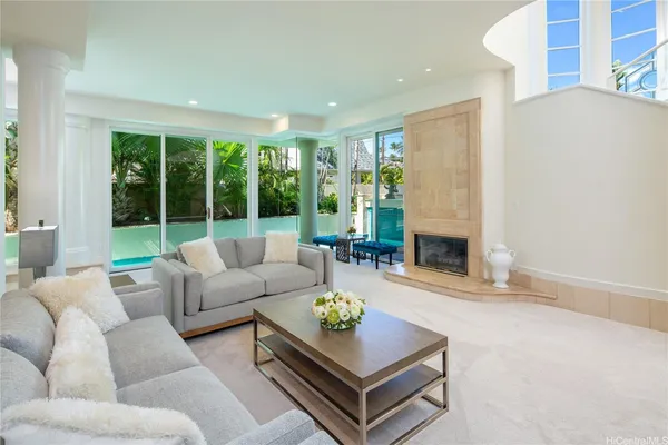 $12,000 | 4343 Kahala Avenue, Honolulu, HI 96816