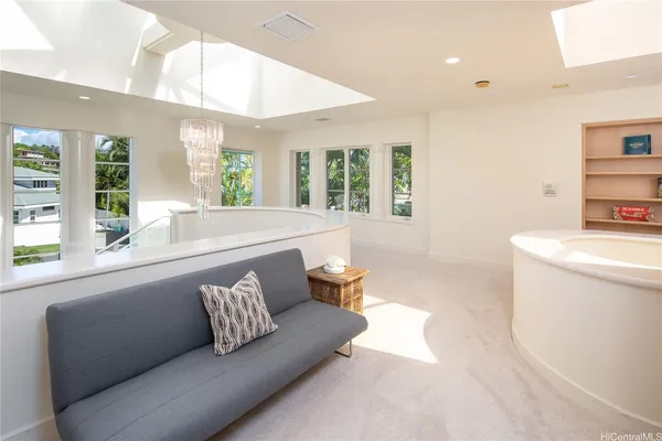 $12,000 | 4343 Kahala Avenue, Honolulu, HI 96816