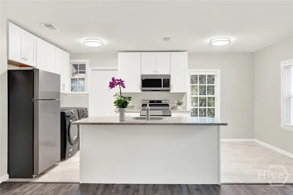 $1,675 | 1311 East 55th Street, Savannah, GA 31404