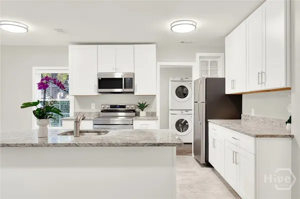 $1,675 | 1311 East 55th Street, Savannah, GA 31404