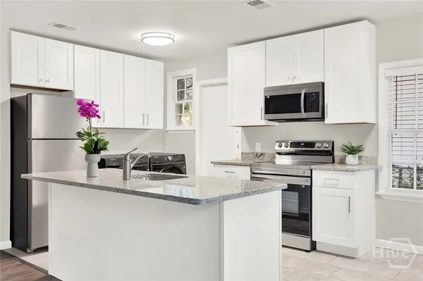 $1,675 | 1311 East 55th Street, Savannah, GA 31404