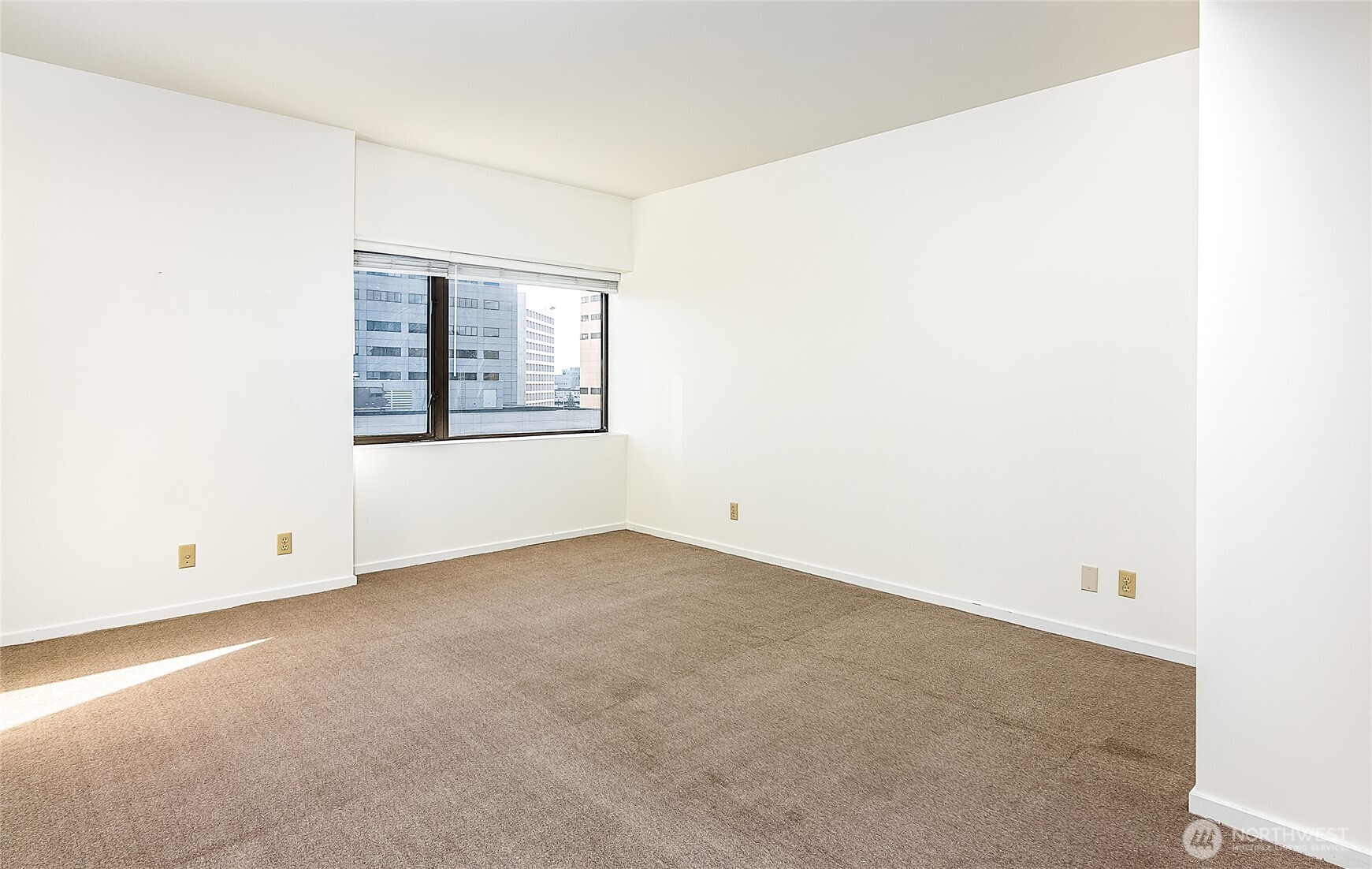 1301 Spring Street, Unit 8C Seattle, WA 98104 - Photo 28 of 31