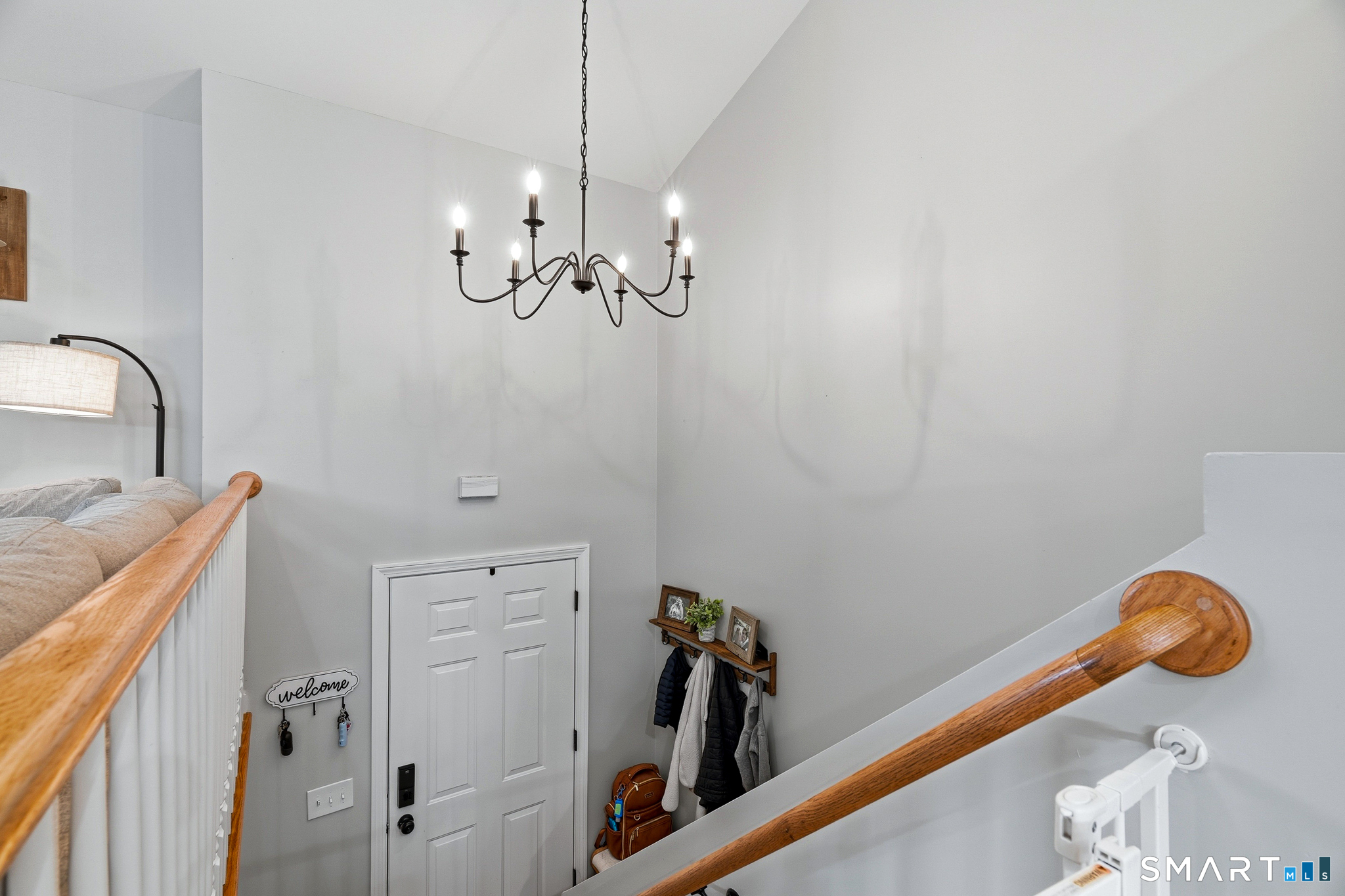 845 Old Colchester Road Montville, CT 06370 - Photo 7 of 38