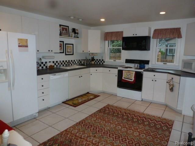 320 Summit Howell, MI 48843 - Photo 10 of 28