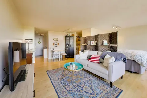$155,000 | 4343 North Clarendon Avenue, Unit 1408, Chicago, IL 60613