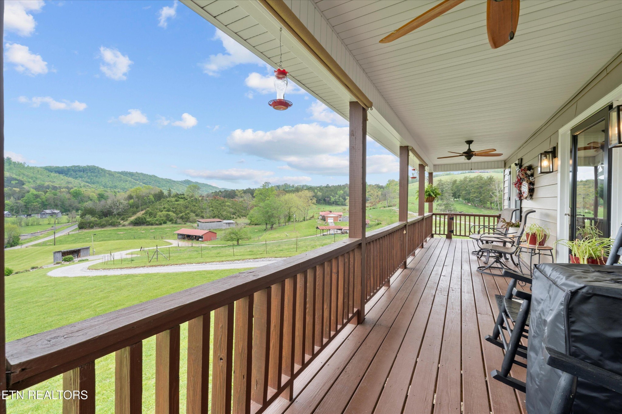 3073 Dutch Valley Road Washburn, TN 37888 - Photo 4 of 32 Gallery Image 4