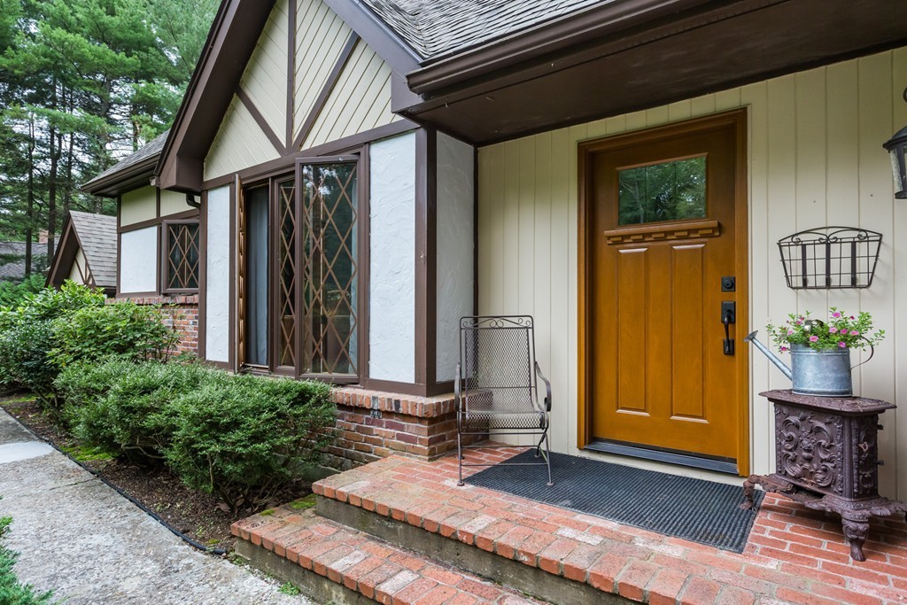 140 Loomis Ridge Road Westfield, MA 01085 - Photo 1 of 30 Gallery Image 1