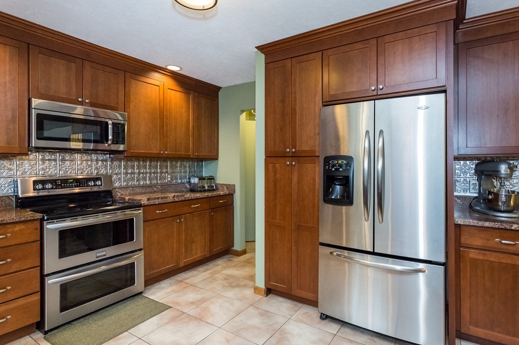 140 Loomis Ridge Road Westfield, MA 01085 - Photo 4 of 30 Gallery Image 4