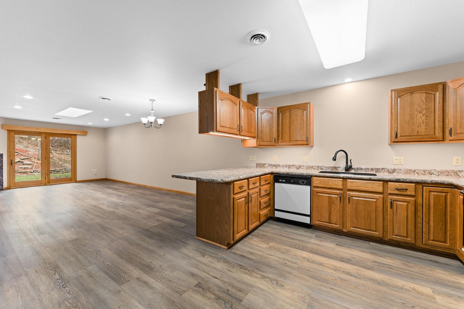 1579 North Dewey Avenue Reedsburg, WI 53959 - Photo 11 of 37