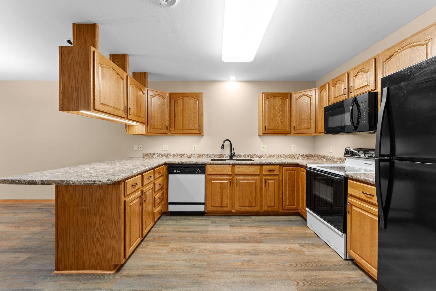 1579 North Dewey Avenue Reedsburg, WI 53959 - Photo 12 of 37