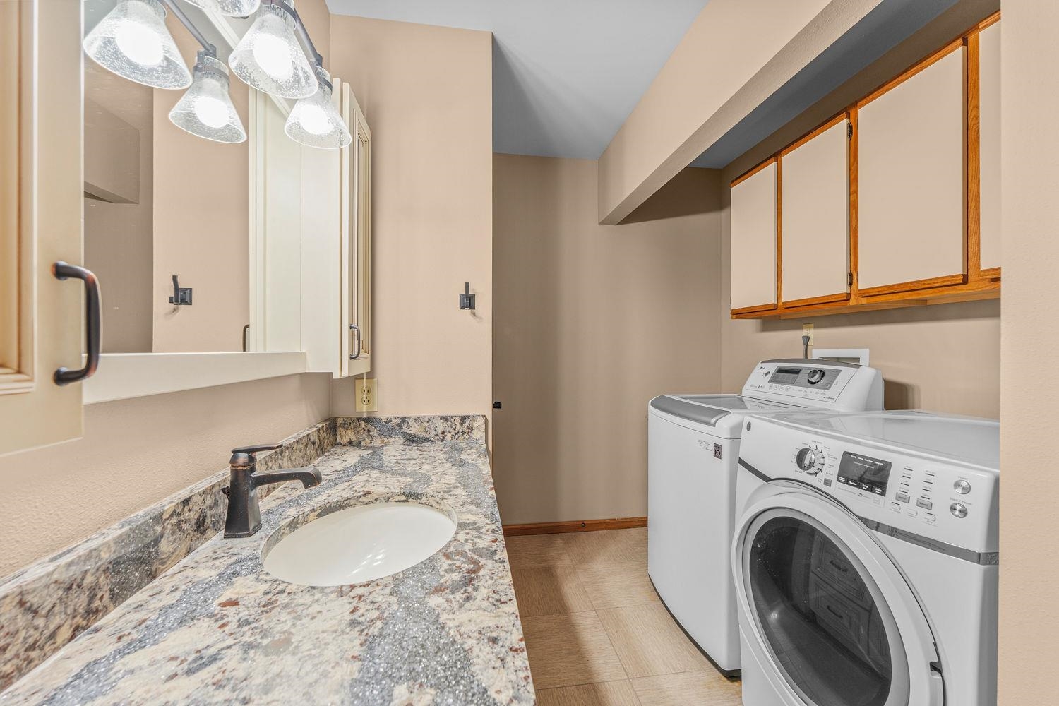 1579 North Dewey Avenue Reedsburg, WI 53959 - Photo 27 of 37