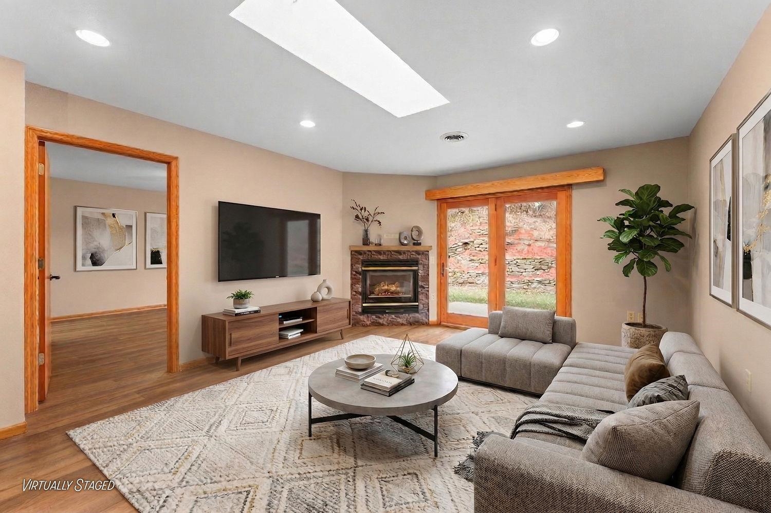 1579 North Dewey Avenue Reedsburg, WI 53959 - Photo 4 of 37