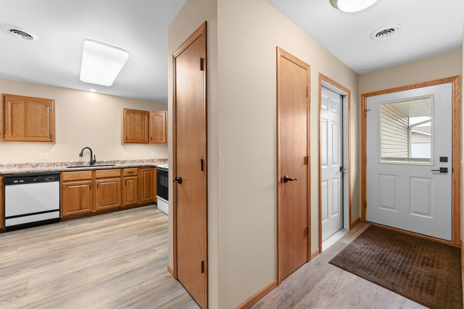 1579 North Dewey Avenue Reedsburg, WI 53959 - Photo 10 of 37