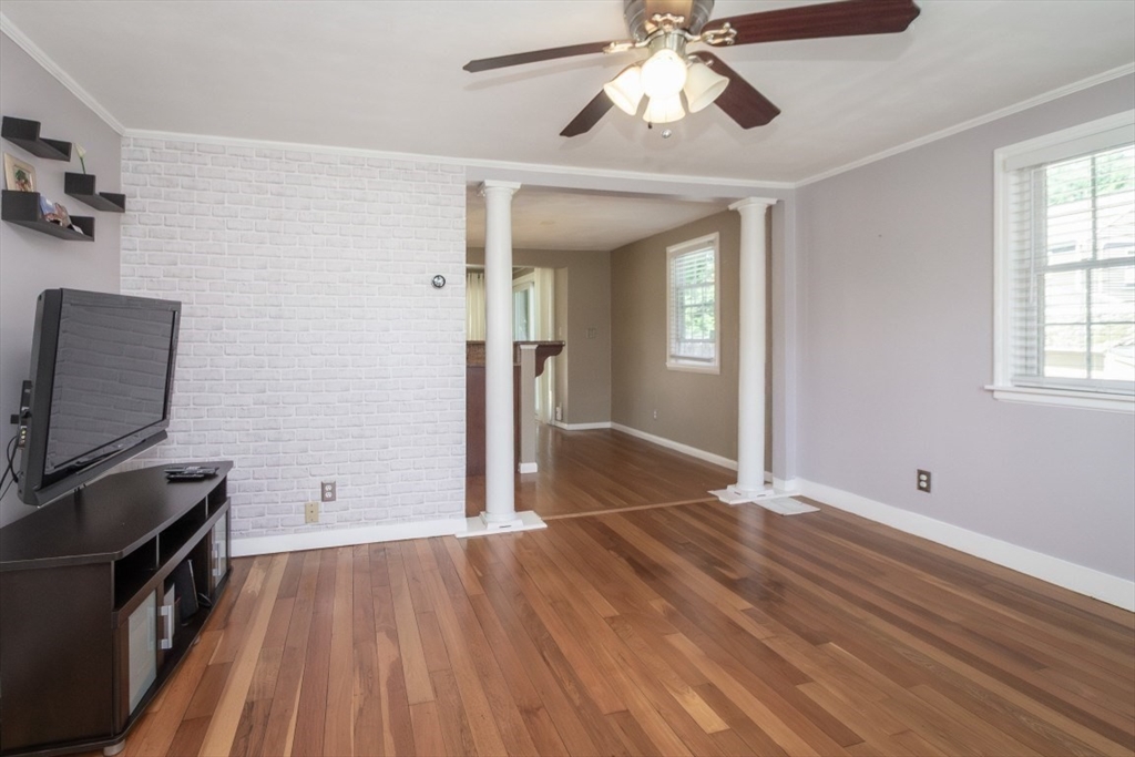 32 Hamilton Road, Unit 32 Wakefield, MA 01880 - Photo 4 of 39