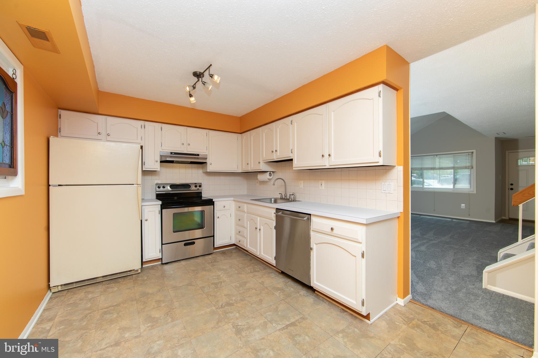 52 Georgetown Road Lindenwold, NJ 08021 - Photo 5 of 29 Kitchen