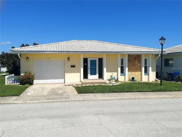 $229,900 | 5427 Springwood Boulevard, Unit 5427, Pinellas Park, FL 33782