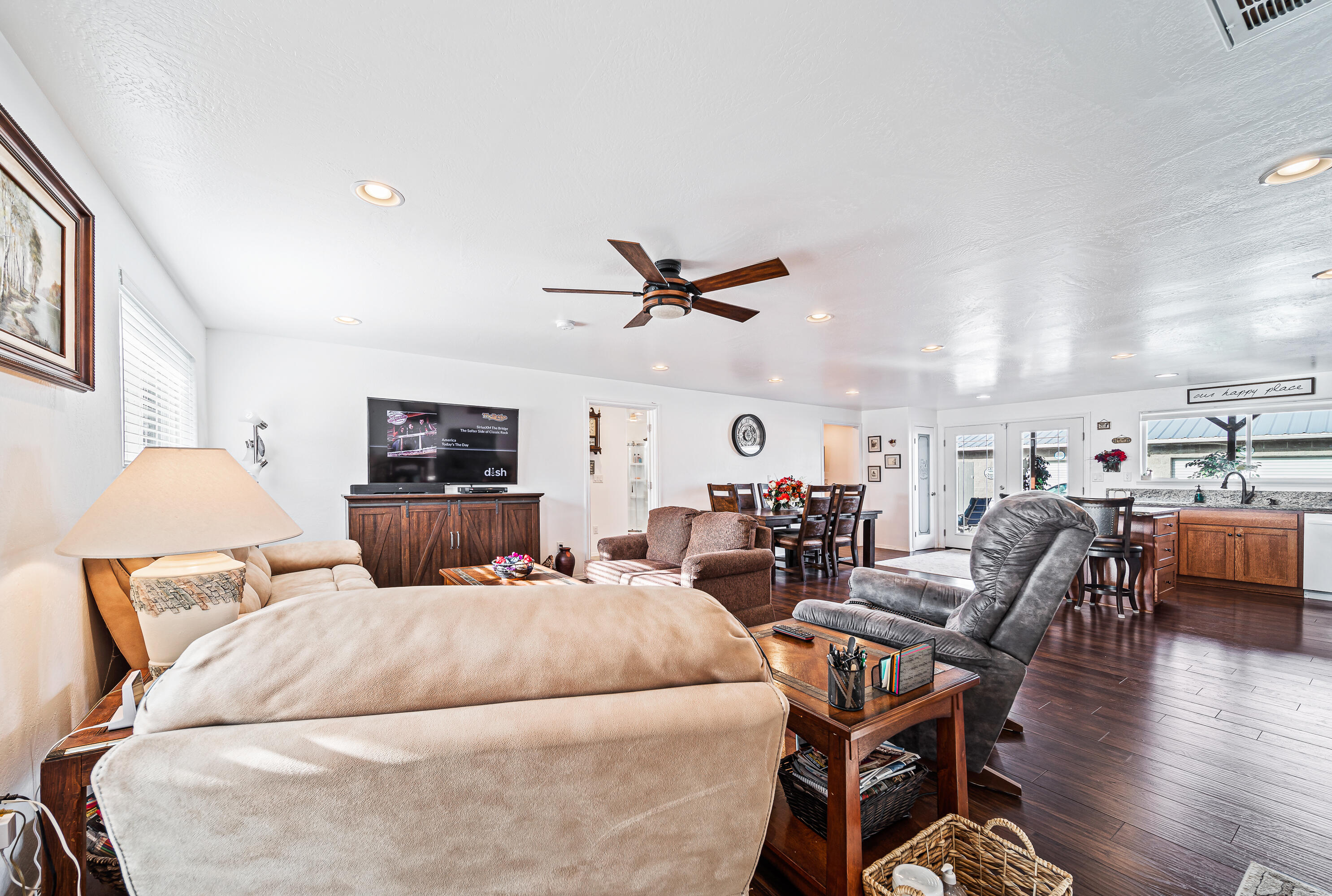 352 South Stage Road Medford, OR 97501 - Photo 7 of 65 11