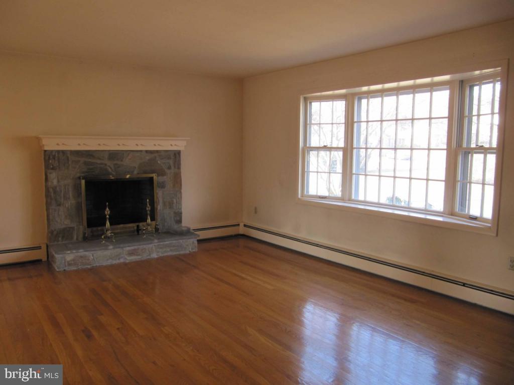426 Rutledge Avenue Lancaster, PA 17601 - Photo 3 of 18 Gallery Image 3