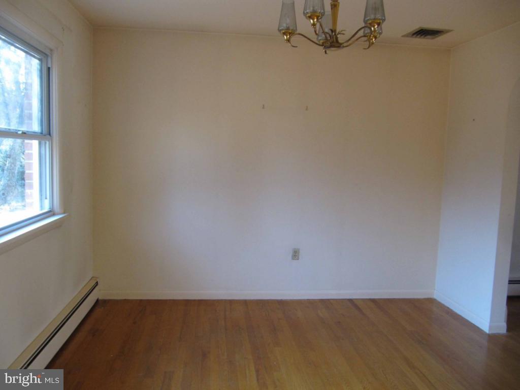 426 Rutledge Avenue Lancaster, PA 17601 - Photo 6 of 18 Gallery Image 6