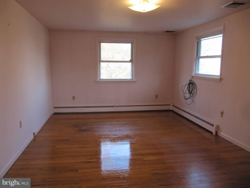 426 Rutledge Avenue Lancaster, PA 17601 - Photo 10 of 18 Gallery Image 10