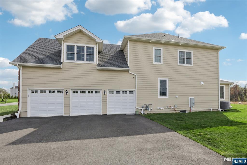 22 Woodmere Road Upper Saddle River, NJ 07458 - Photo 31 of 40