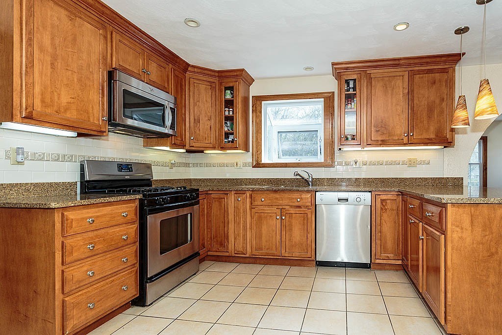 59 Gaffney Road Dedham, MA 02026 - Photo 6 of 29 Gallery Image 6