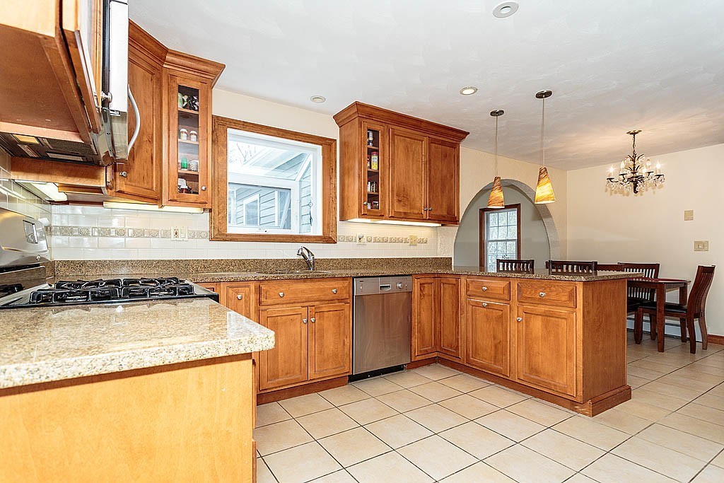 59 Gaffney Road Dedham, MA 02026 - Photo 7 of 29 Gallery Image 7
