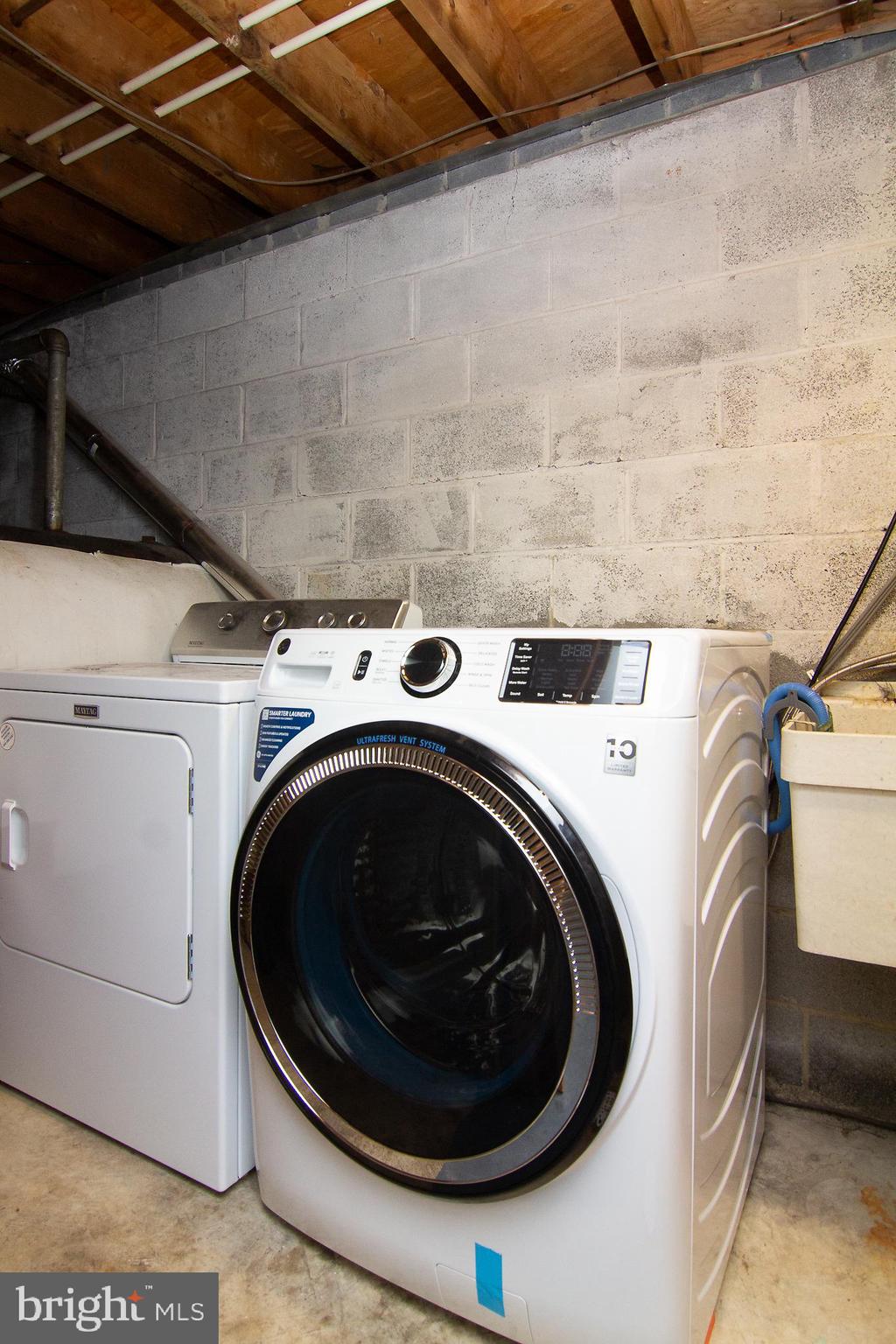 4226 Lower Beckleysville Road Hampstead, MD 21074 - Photo 28 of 34 Washer (2024) & Dryer (2022)