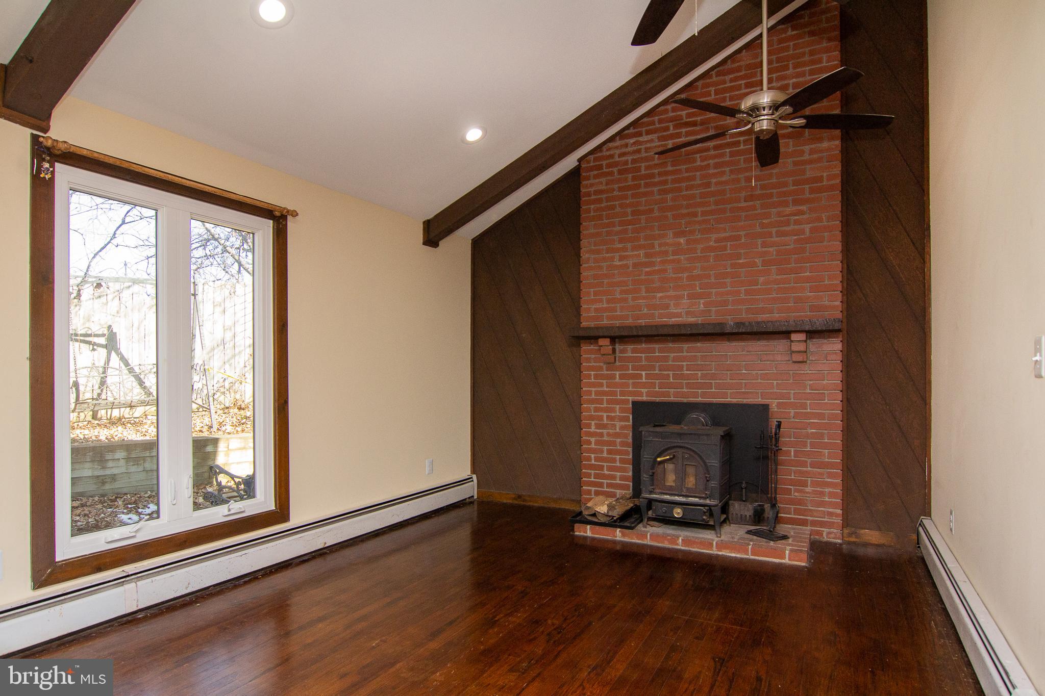 4226 Lower Beckleysville Road Hampstead, MD 21074 - Photo 6 of 34 Brick & Wood accent wall