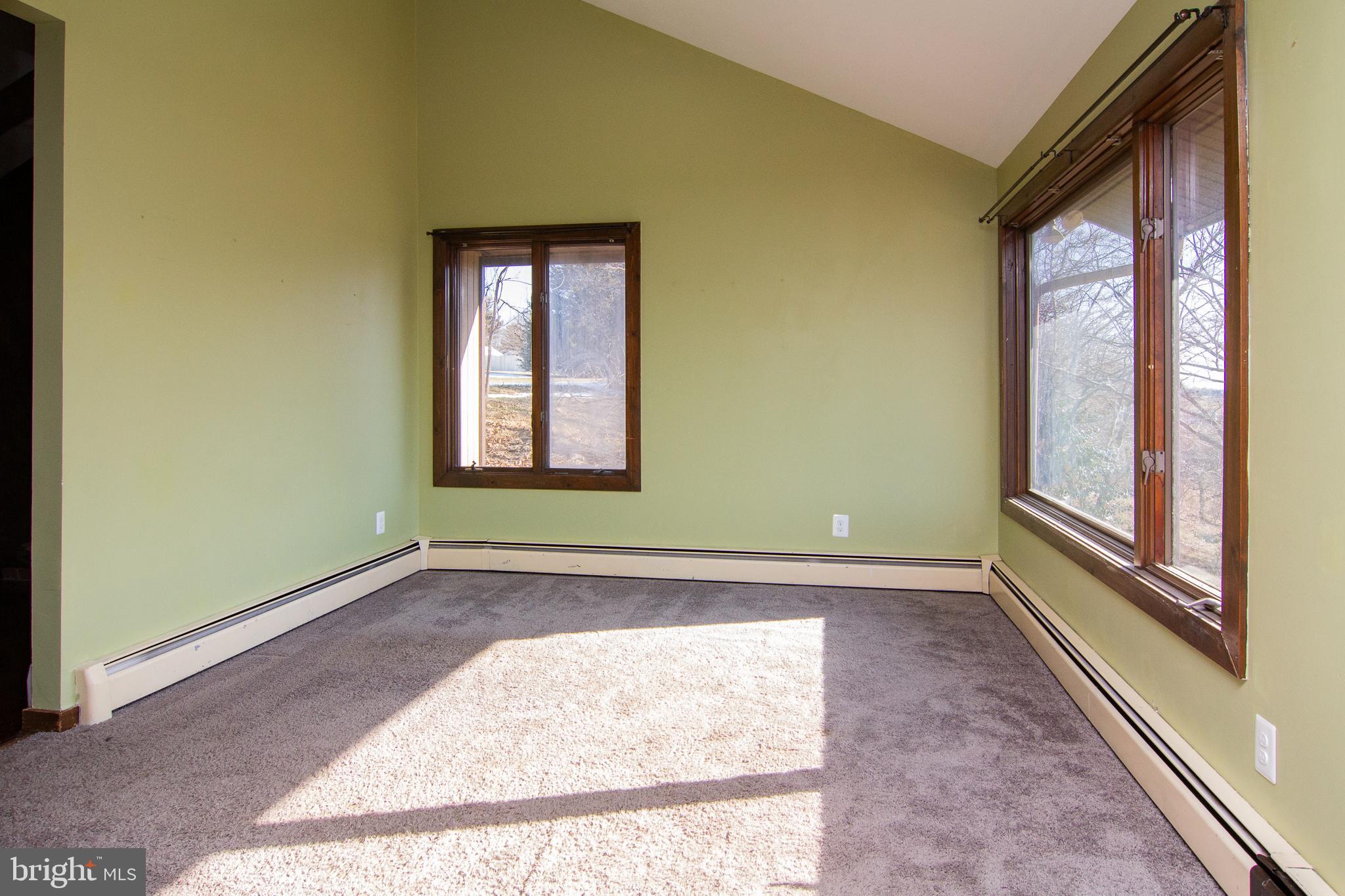 4226 Lower Beckleysville Road Hampstead, MD 21074 - Photo 10 of 34 Vaulted living room
