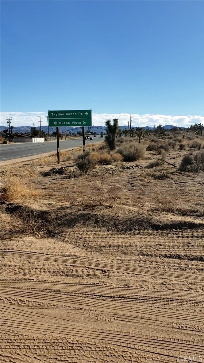 56825 Sun Oro Road Yucca Valley, CA 92284 - Photo 2 of 10 a view of a ocean view
