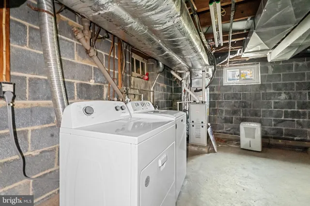 a picture of a black and white photo