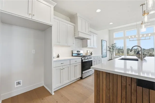 $719,950 | 1518 Northwest 106th Terrace, Kansas City, MO 64155