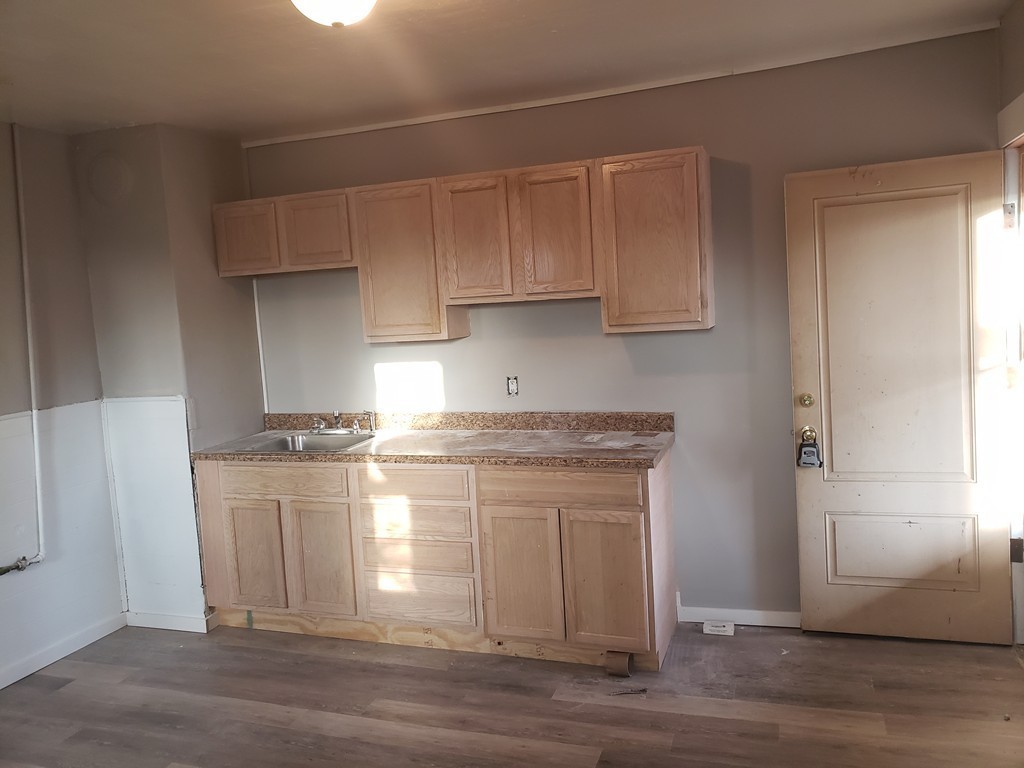 149-151 Quincy Street Springfield, MA 01109 - Photo 3 of 24 Gallery Image 3