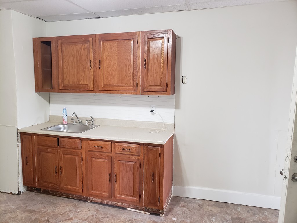 149-151 Quincy Street Springfield, MA 01109 - Photo 10 of 24 Gallery Image 10
