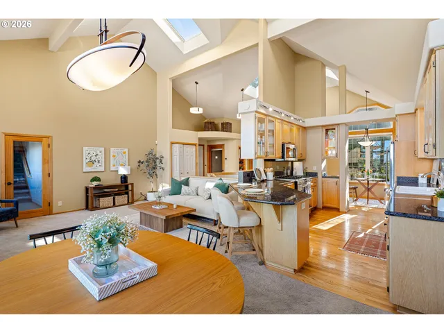 $699,000 | 653 Brookside Drive, Eugene, OR 97405