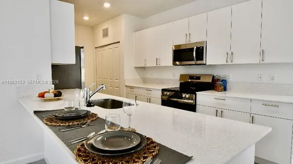 $4,150 | 4949 Peacock Way, Unit 5838, Fort Lauderdale, FL 33312