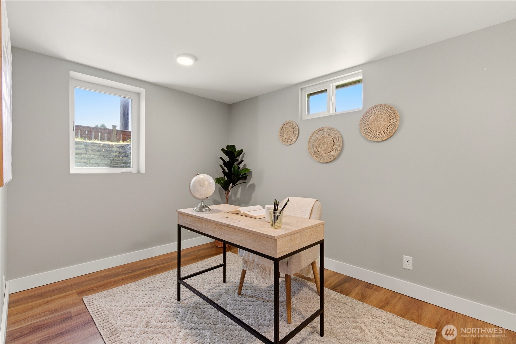 6825 Linden Avenue North Seattle, WA 98103 - Photo 26 of 40