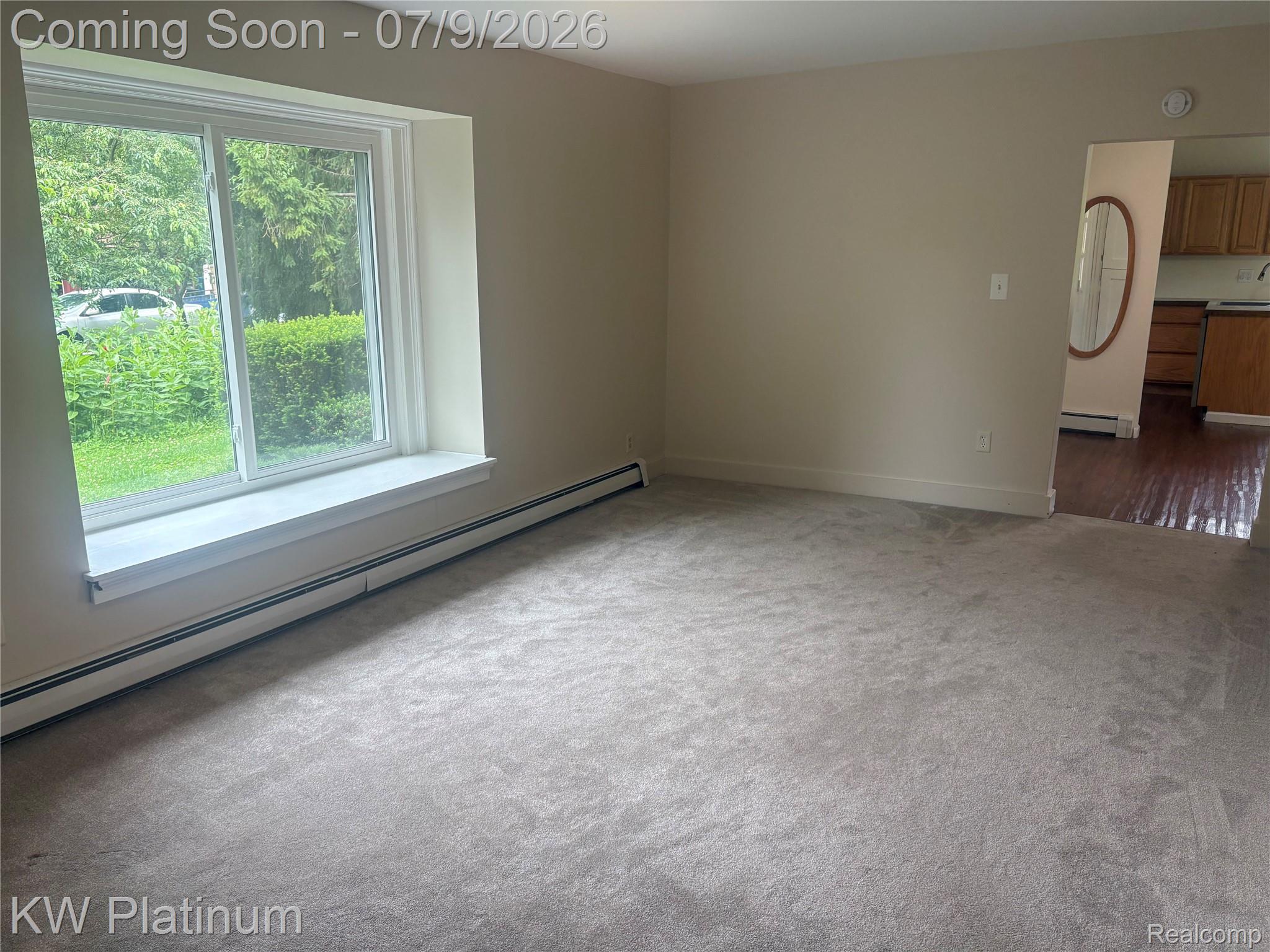 7280 North Road Fort Gratiot, MI 48059 - Photo 17 of 40 Living Room looking into the Kitchen