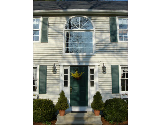 5 Liberty Road Medway, MA 02053 - Photo 2 of 10 Gallery Image 2